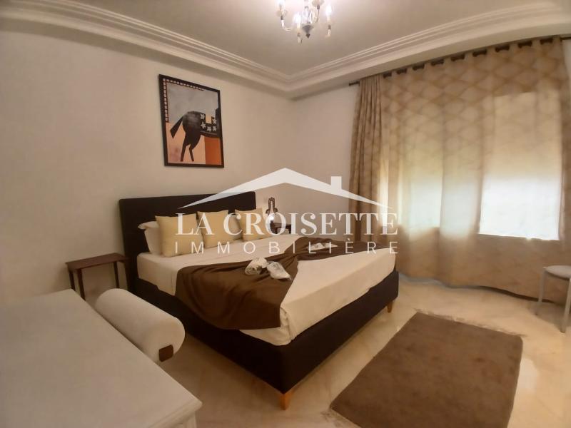 Villa meublée S+3 avec piscine et studio indépendant à Gammarth